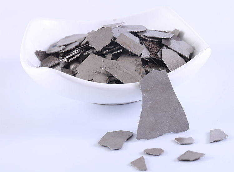 99.7 Electrolytic Manganese Metal Flakes Mn Matel For Steelmaking Additive